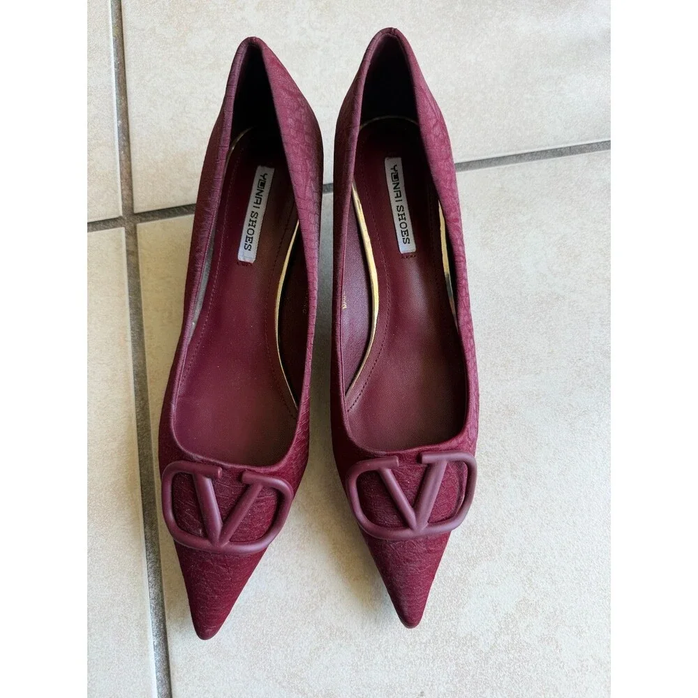 Yunai Burgundy Fabric Croc Pointed Toe Kitten Heels Matte V Buckle Sz 10 - Picture 8 of 9